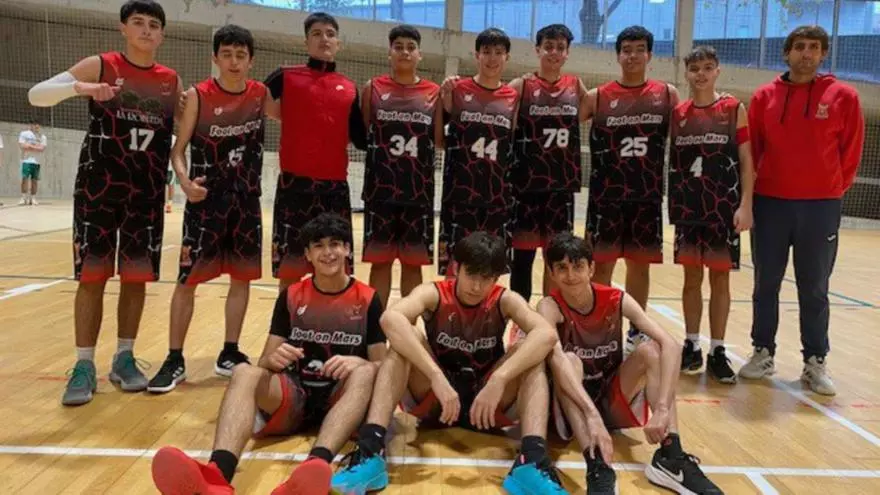 Gran remontada del cadete del Basketdeza en Santiago