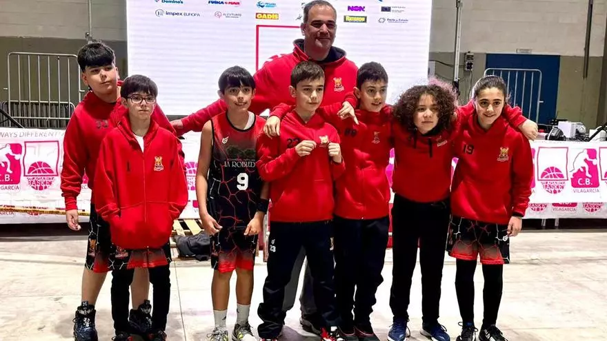 Basketdeza: pequeños gigantes en el ‘Helena Mariño’ arousano